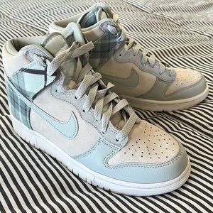 Nike Dunks - Big kid size 6.5!! Fit women’s 8